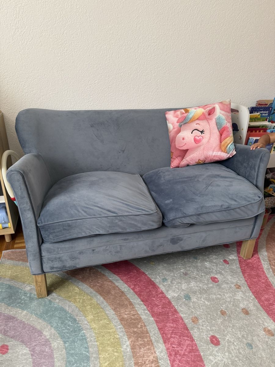 Sofas: Petit canapé bleu – Gebraucht aus Crassier von GGblue23515