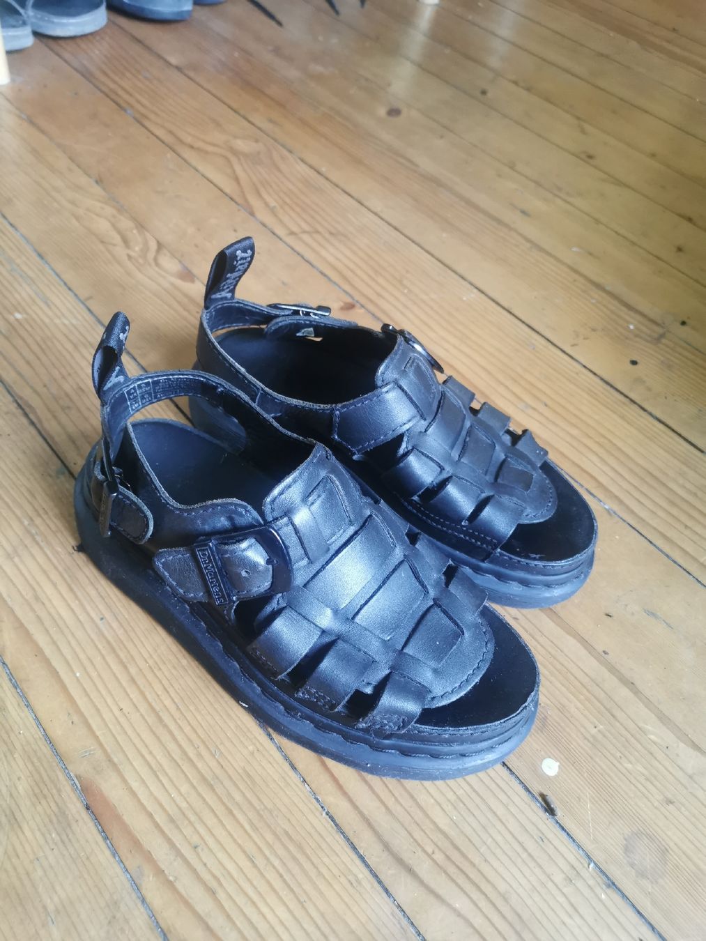 Dr. Martens Chaussures hommes: Dr. Martens Sandale – D'occasion à Zürich par Cyi_paint
