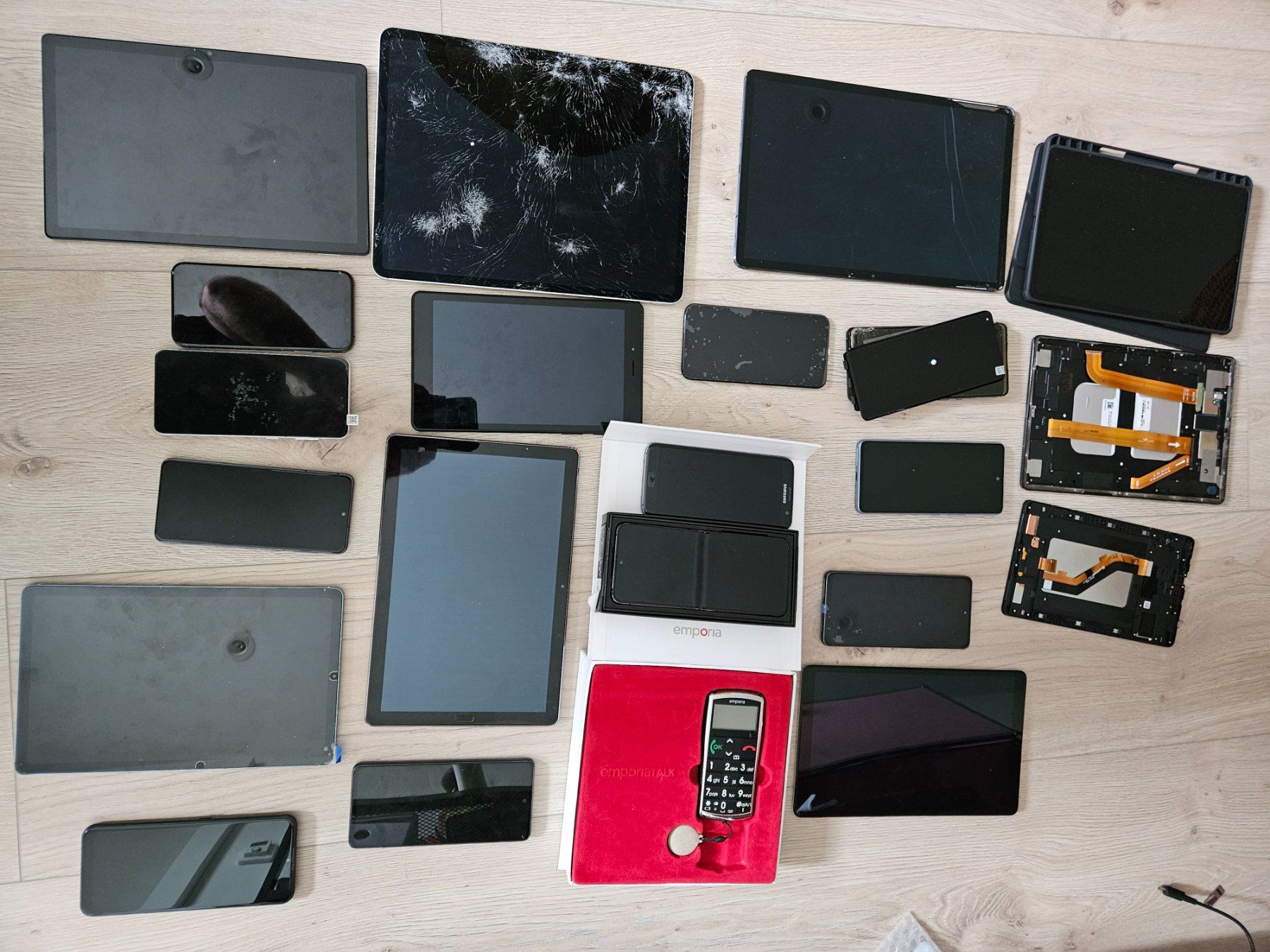 Samsung Telefoni cellulari / Smartphones: Lot Handys/Tablets – Difettoso da Hünibach venduto da Sergeb 1