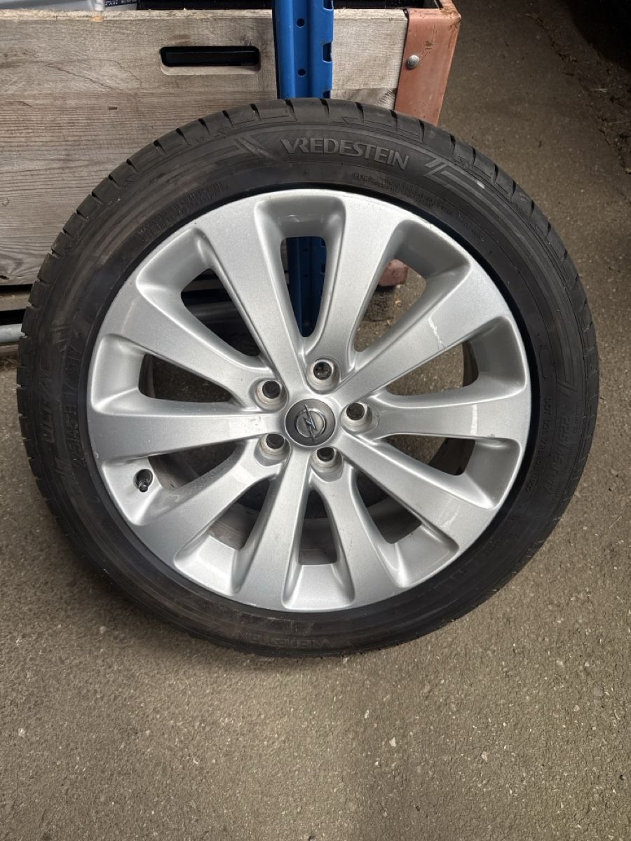 Pneumatici & Ruote complete: Opel Astra J Sommerrad – Usato da Wauwil venduto da Patrol789
