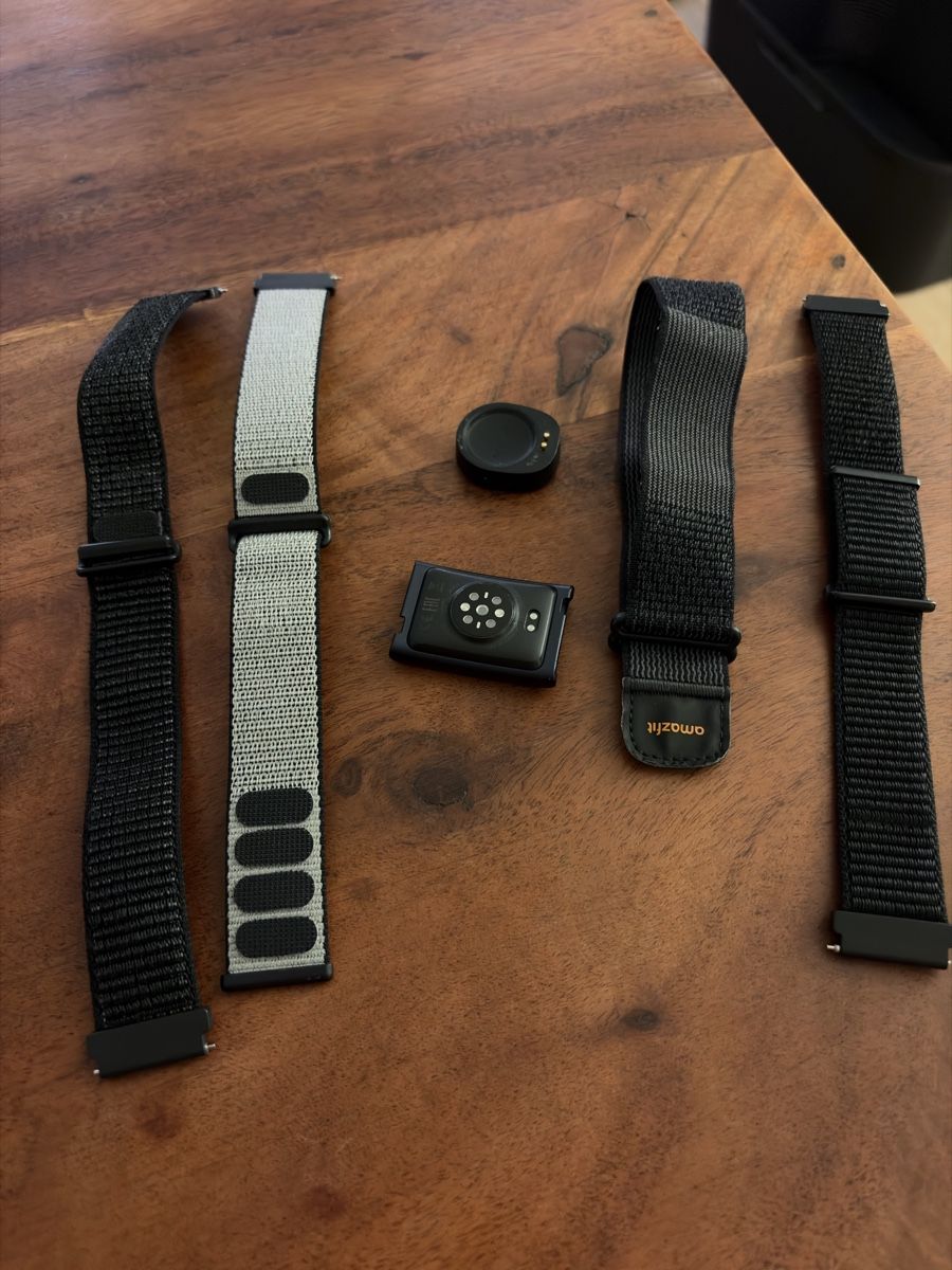 Amazfit Smartwatch: Amazfit Helio Strap + Bänder – Neu (gemäss Beschreibung) aus Widnau von Ram456