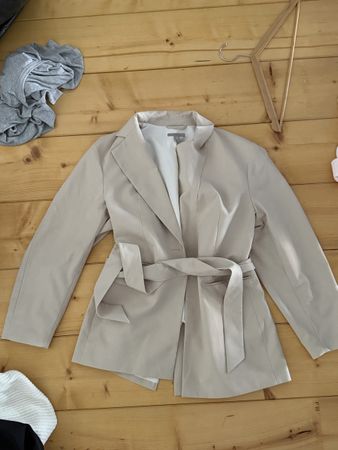 Damen Blazer H&M beigefarben bindegürtel