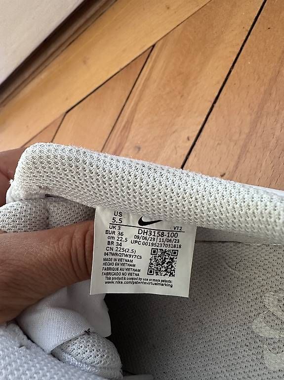 Scarpe da uomo: Nike Classic White Sneakers  – Nuovo e nell'imballaggio originale da Zürich venduto da pri_9xqj 2