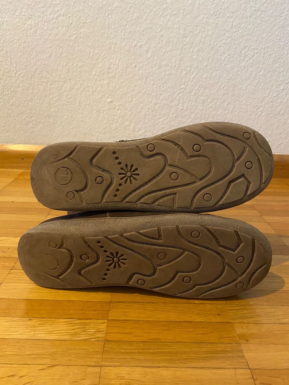 Schuhe für Mädchen: Botte pour fille – Gebraucht aus Basel von OK2010 2