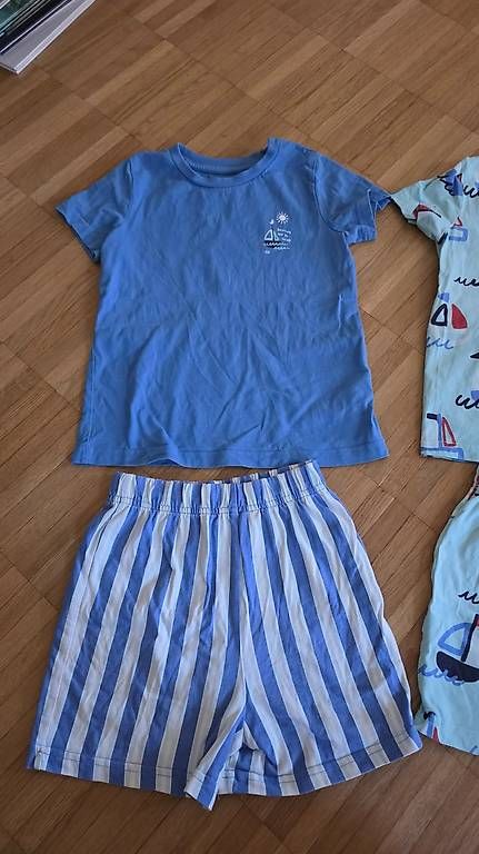 Pigiama & Simili: Kurzarm-Pyjama-Set Gr. 110-116 (Boote) – Usato da Weisslingen venduto da debi1992 1