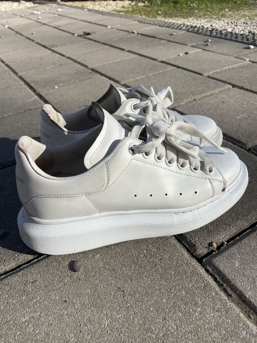 Alexander Mcqueen Scarpe da donna: Alexander McQueen Sneaker weiss Leder Grösse 37 gebraucht – Usato da Riehen venduto da debbiadina