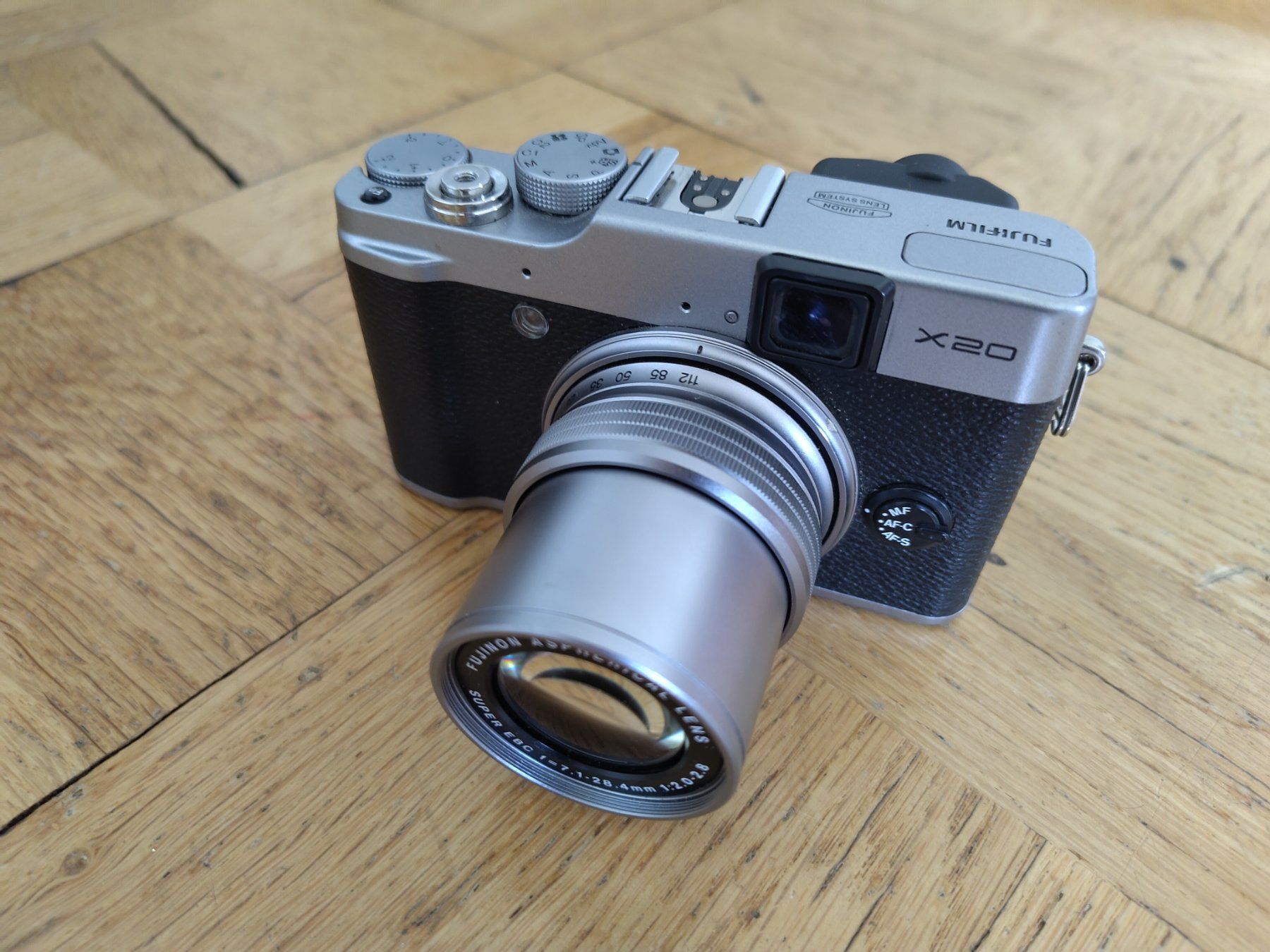 Fujifilm Fotocamera: Digitalkamera Fujifilm X20 – Usato da Burgdorf venduto da Luki23 1