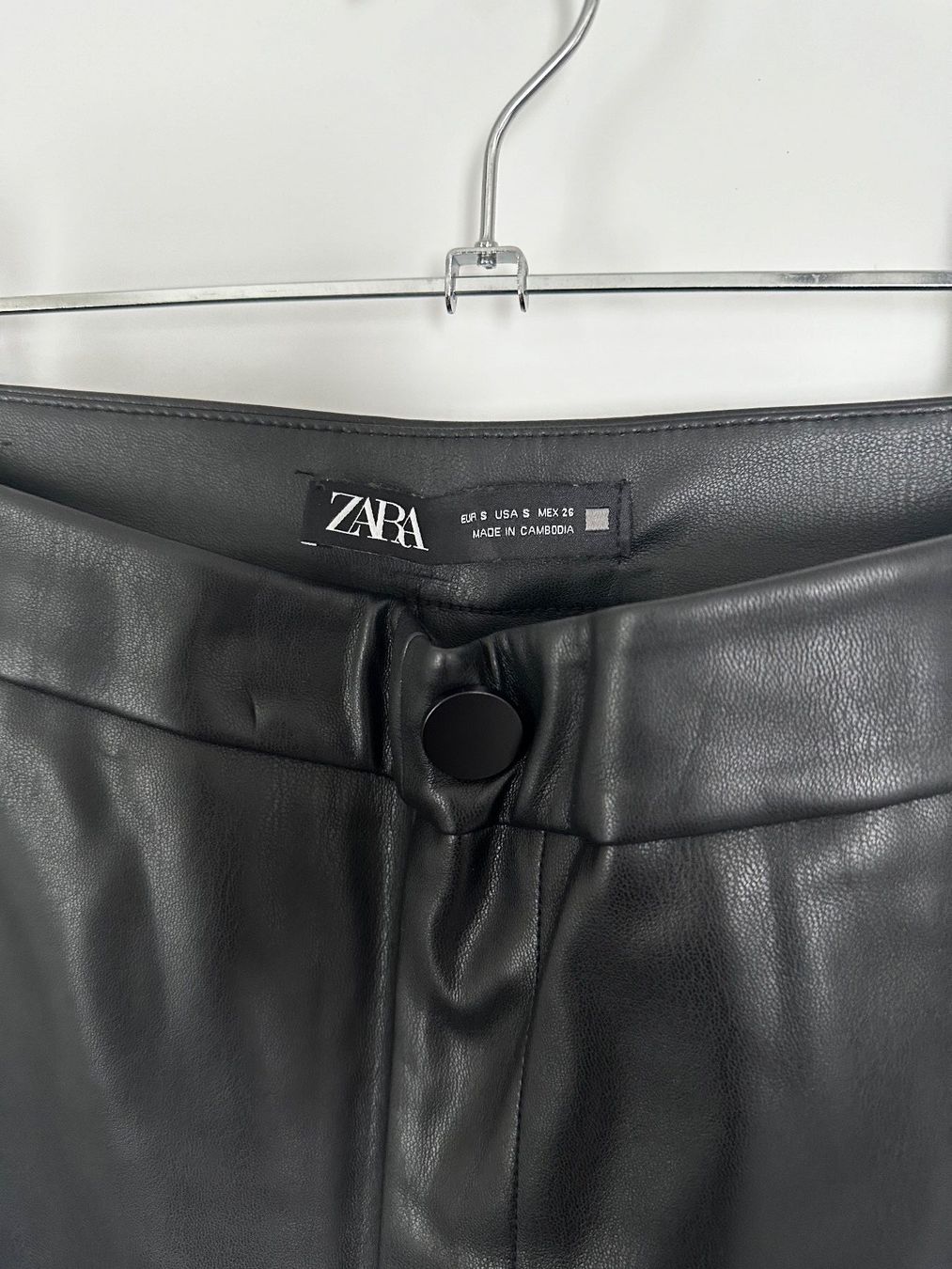 Zara Hosen: Kunstlederhose Zara Grösse S schwarz – Gebraucht aus Wagenhausen von vintagesecondhand 1