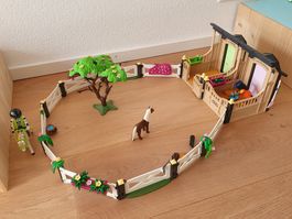Playmobil Pferdebox mit Koppel und Zubehör