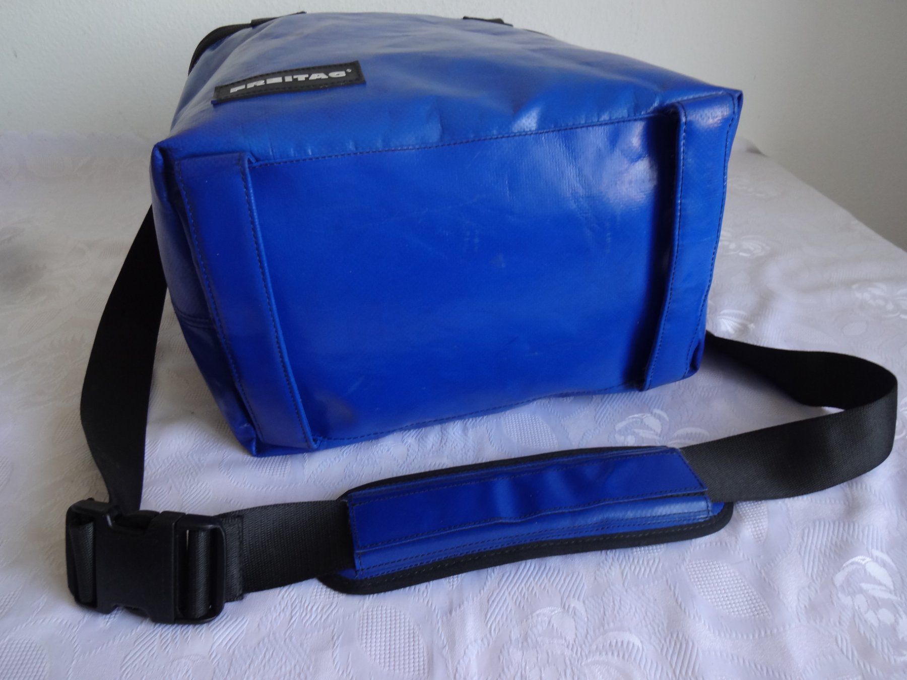 Freitag Sacs: """ FREITAG A384 """" Hand oder Umhängetasche – D'occasion à Frauenfeld par rey06 6