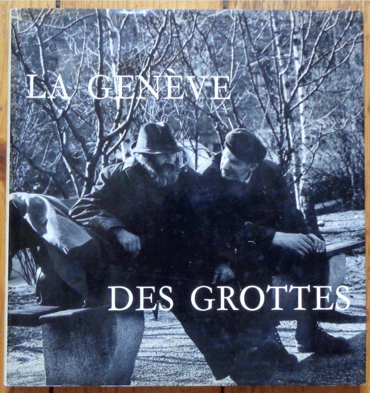 Libri: La Genève des Grottes – Usato da Le Locle venduto da LibrairieLaBergerie