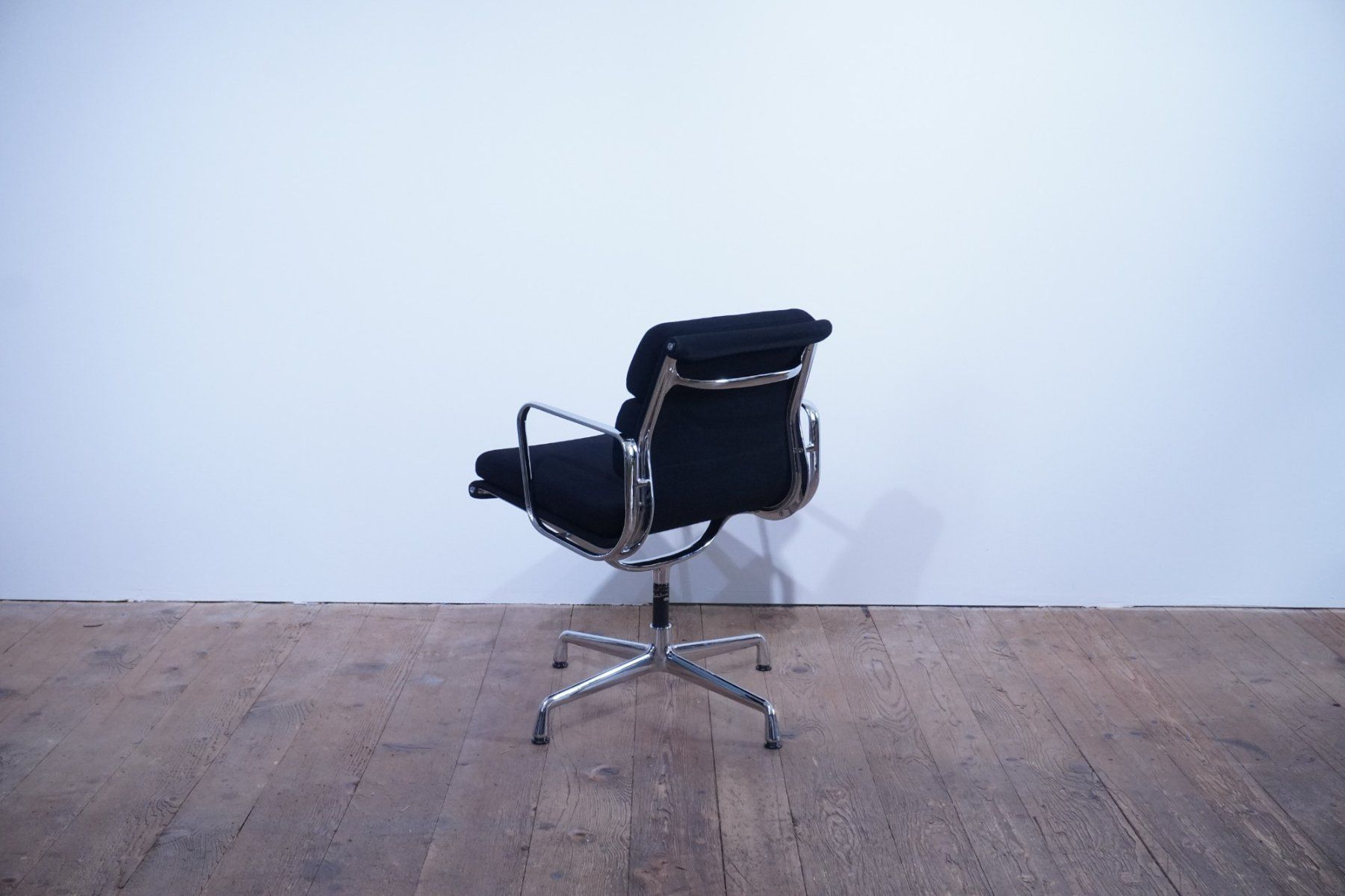 Vitra Sedie: Original Vitra Eames Soft Pad EA208 Stoff schwarz – Usato da Bad Zurzach venduto da QLASSIQ 3