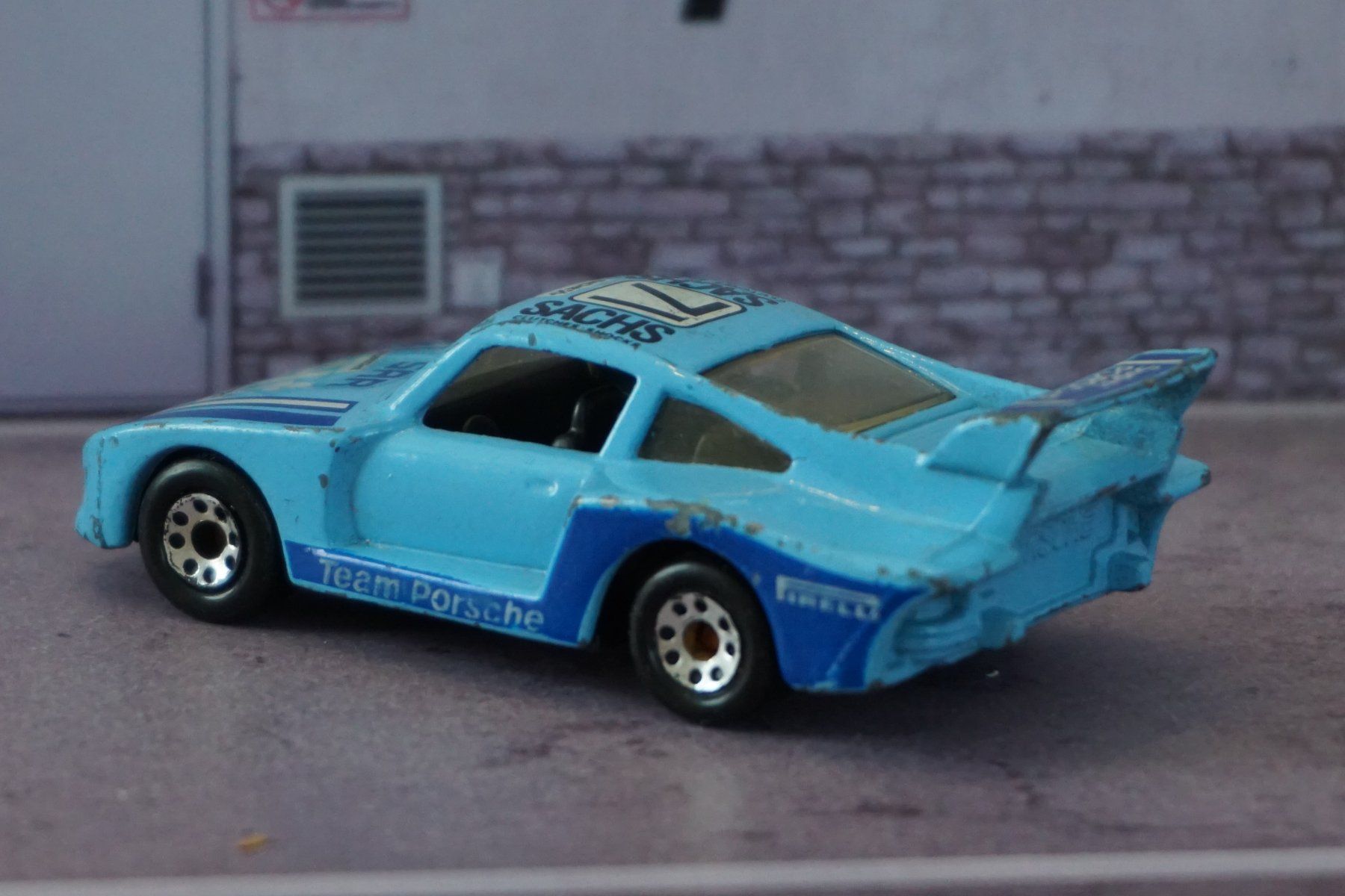 Matchbox Modellini d'auto: Matchbox Porsche 935 ELF KULT !!!!!!!!!!!!! – Usato da Reiden venduto da Doppeldecker69 1