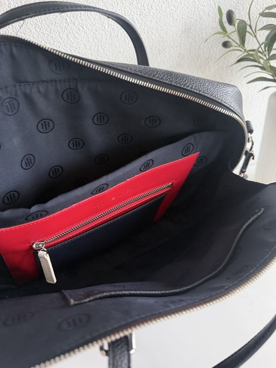 Tommy Hilfiger Borse da donna: Tommy Hilfiger Laptop Tasche – Usato da Adlikon b.Regensdf venduto da Nicoleludha 3