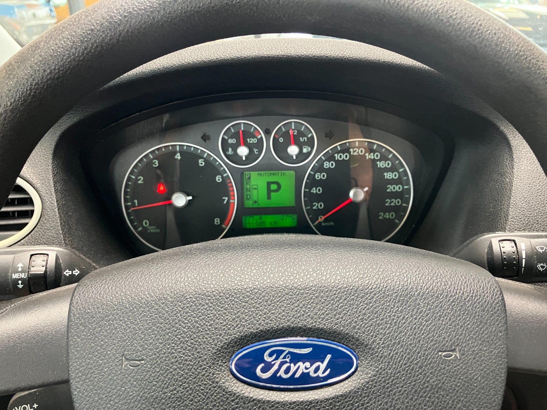 Ford Autos: FORD Focus 1.6i Carving Automatic – Gebraucht aus Gampelen von Steuer0 2