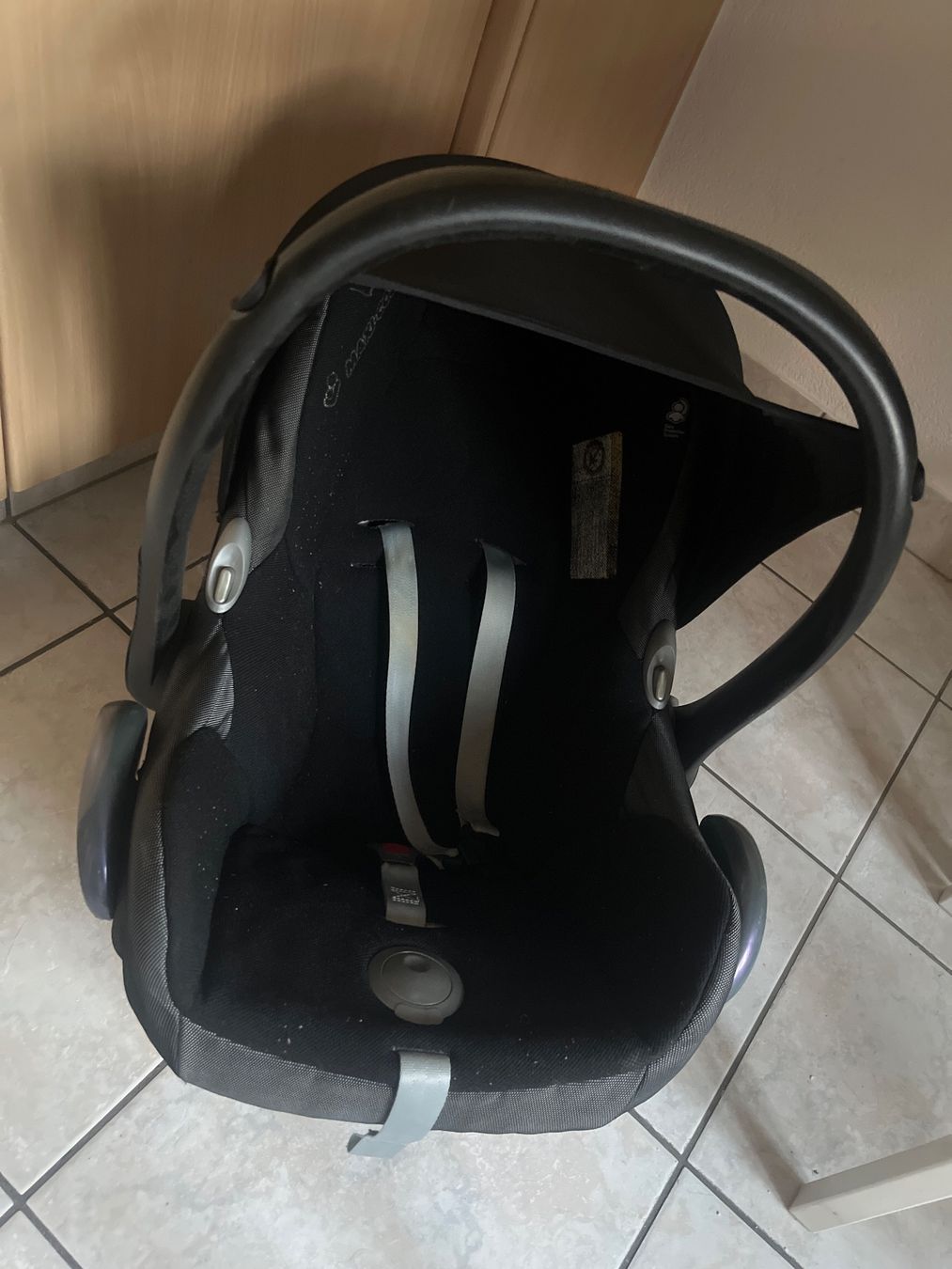 Maxi-Cosi Auto-Kindersitze: Siège pour bébé / enfant MAXI COSI pour système ISOFIX – Gebraucht aus Vernayaz von Darkfrost 4