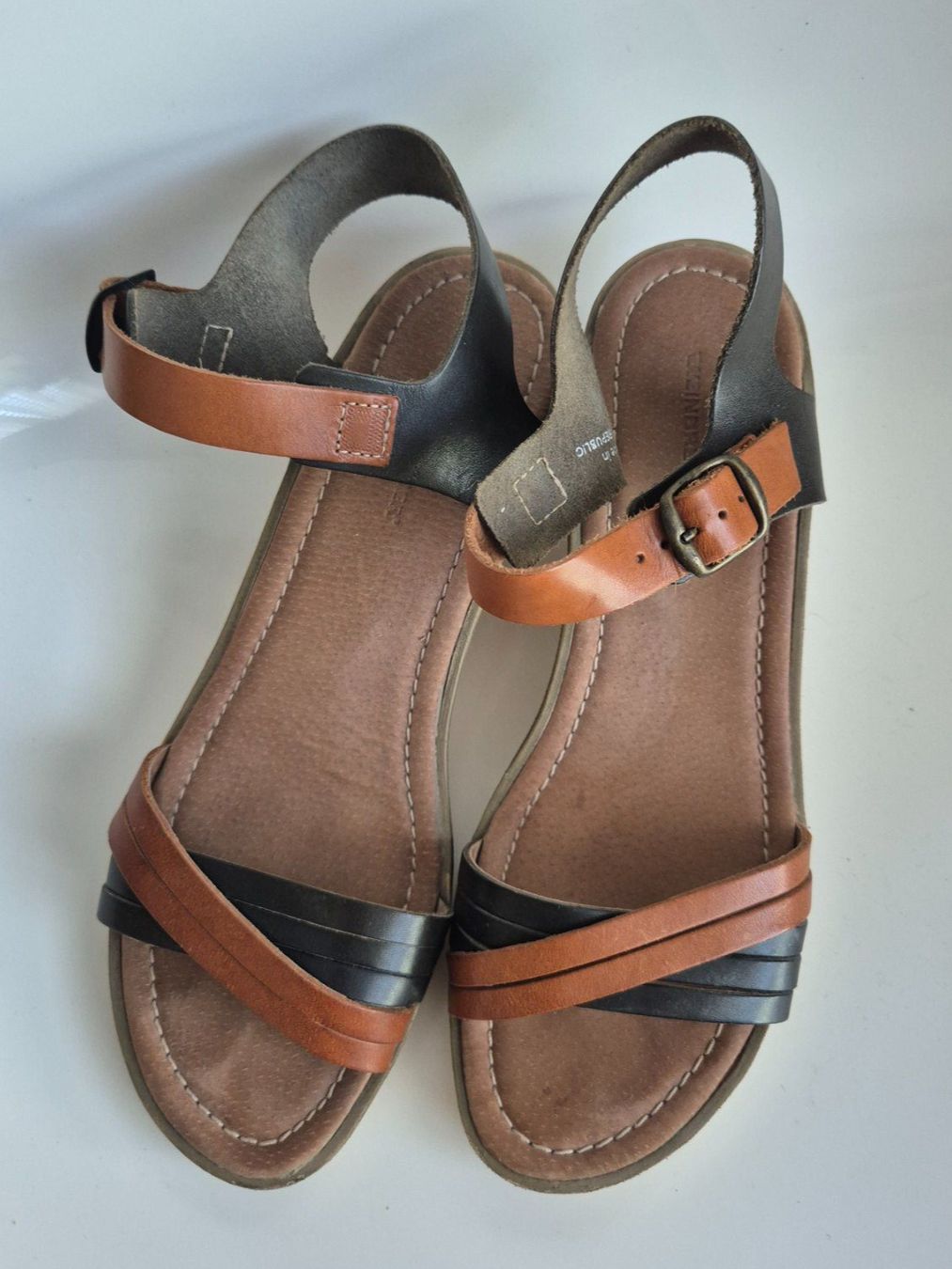 Scarpe da donna: Weinbrenner Keilabsatz Sandalen, Leder, Gr. 39 – Usato da Volketswil venduto da Dokinka 4