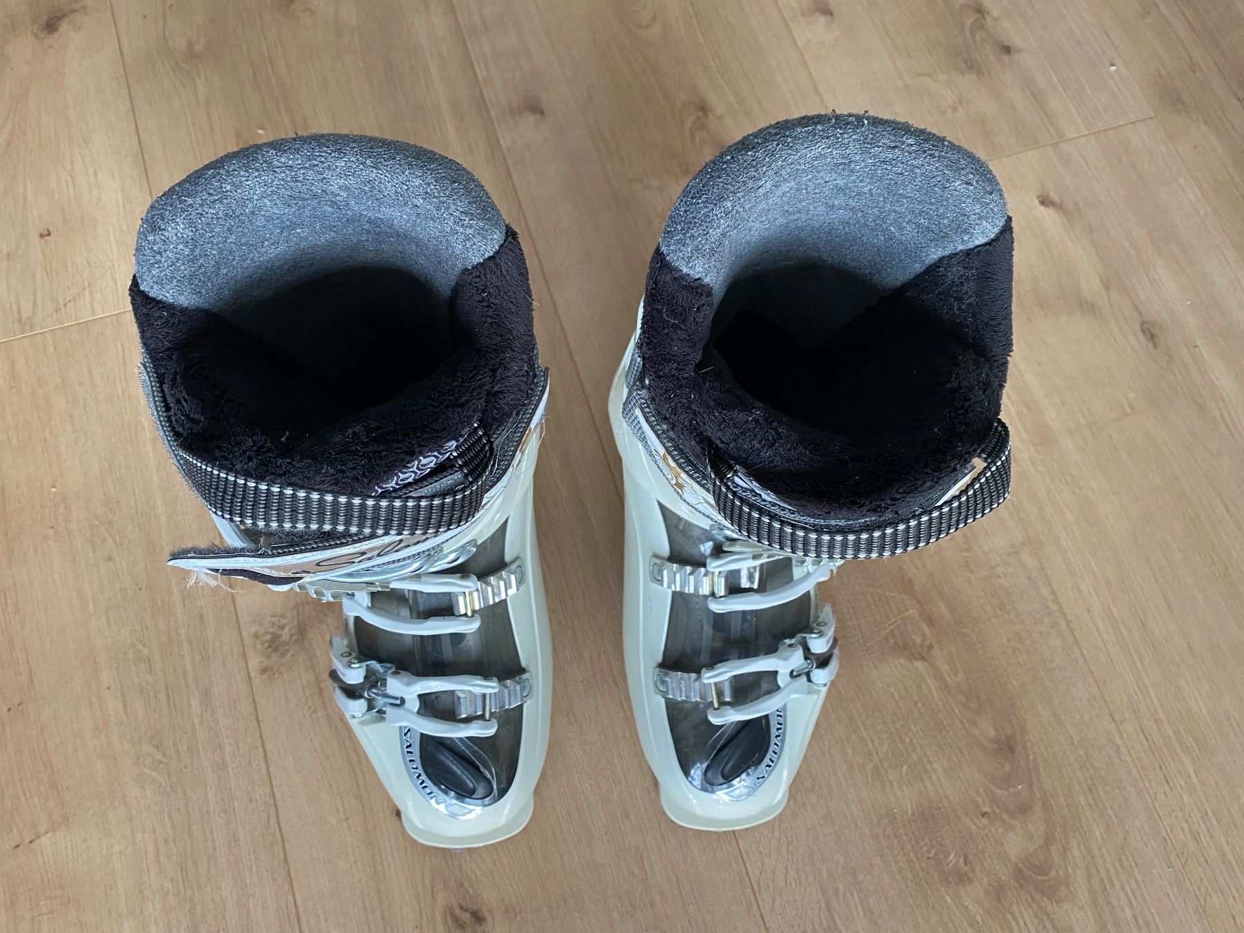 Salomon Scarpe da donna: Skischuh Salomon 24.5 – Usato da Aesch ZH venduto da racer1 3