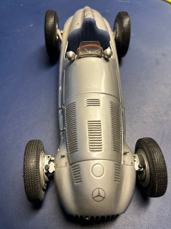 MERCEDES W165 1939 street version 1/18 CMC M018 voiture