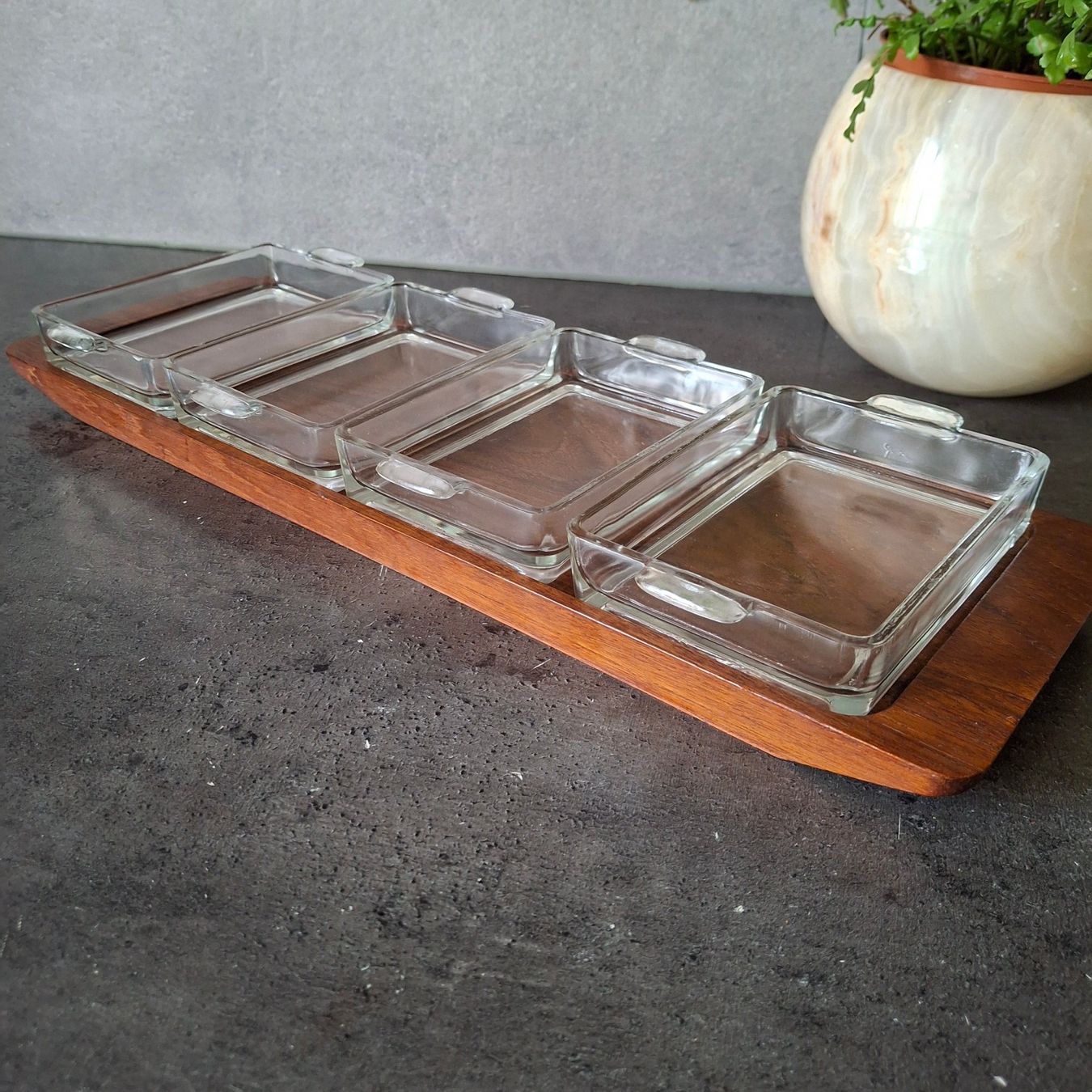 Servierplatten: Plateau teak avec coupelles Denmark Artiform – Gebraucht aus Neuchâtel von Rochawood