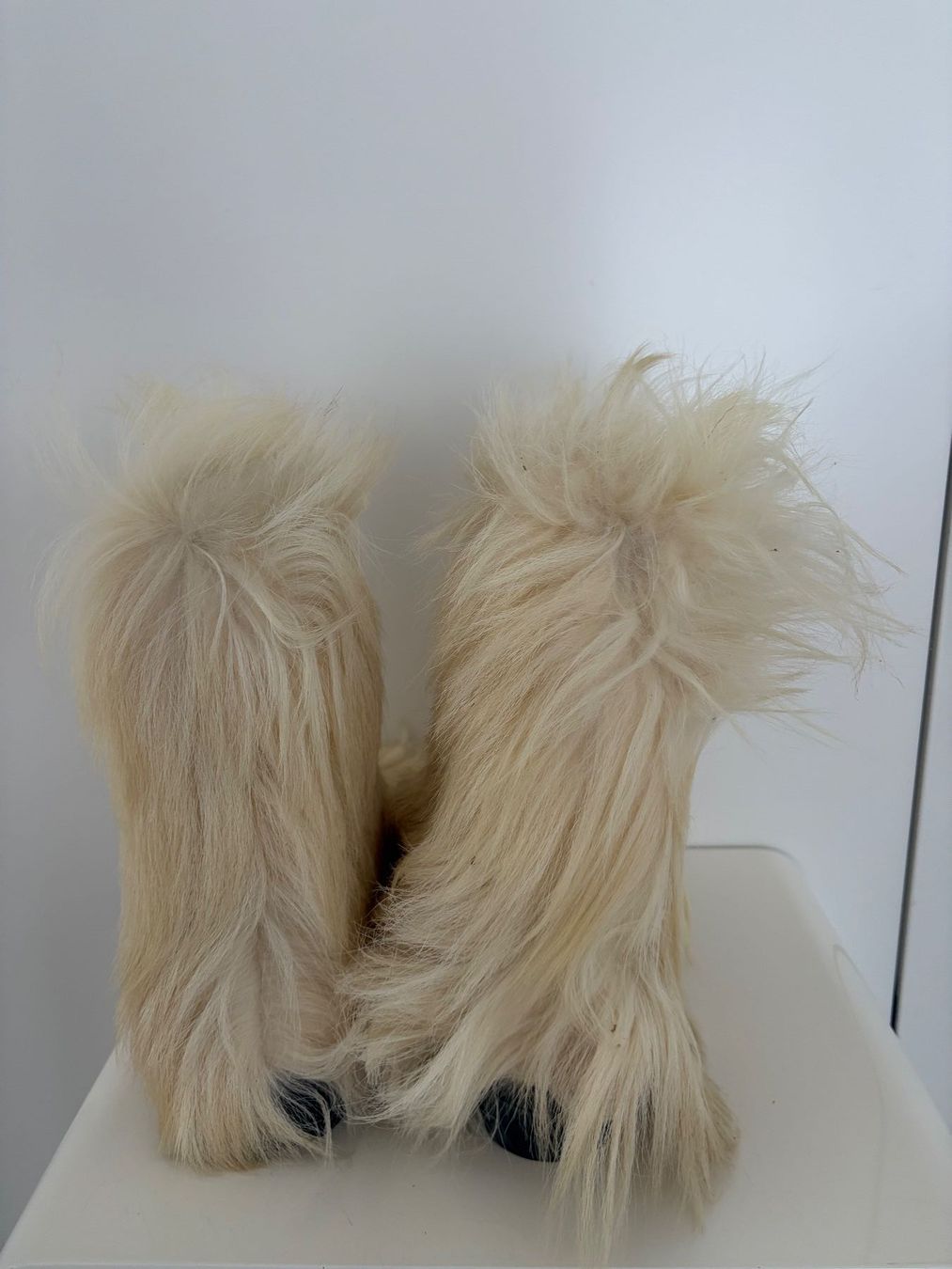 Damenschuhe: Echte Fell-Stiefel Grösse 41 – Gebraucht aus Balzers von Kubus 3