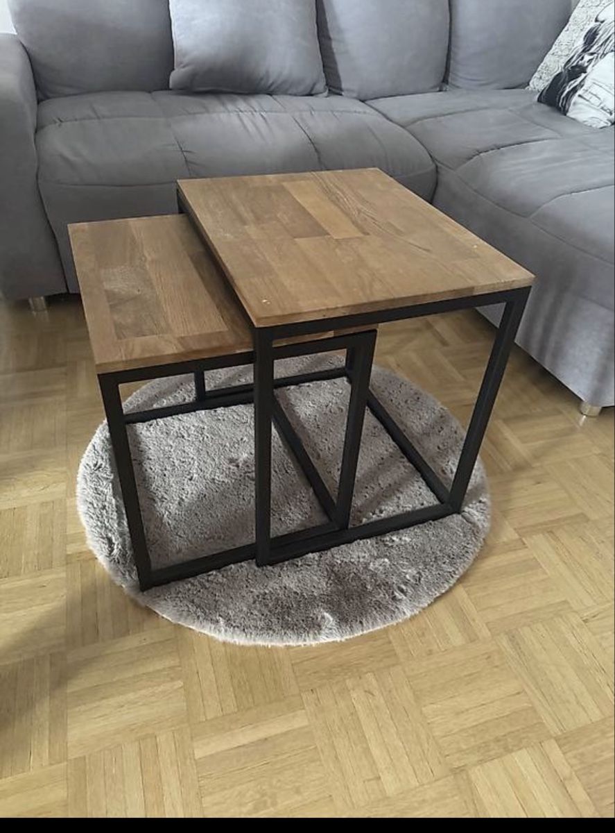 Tischset: Kleiner Salontisch mit Teppich – Gebraucht aus Biel/Bienne von Mia2025