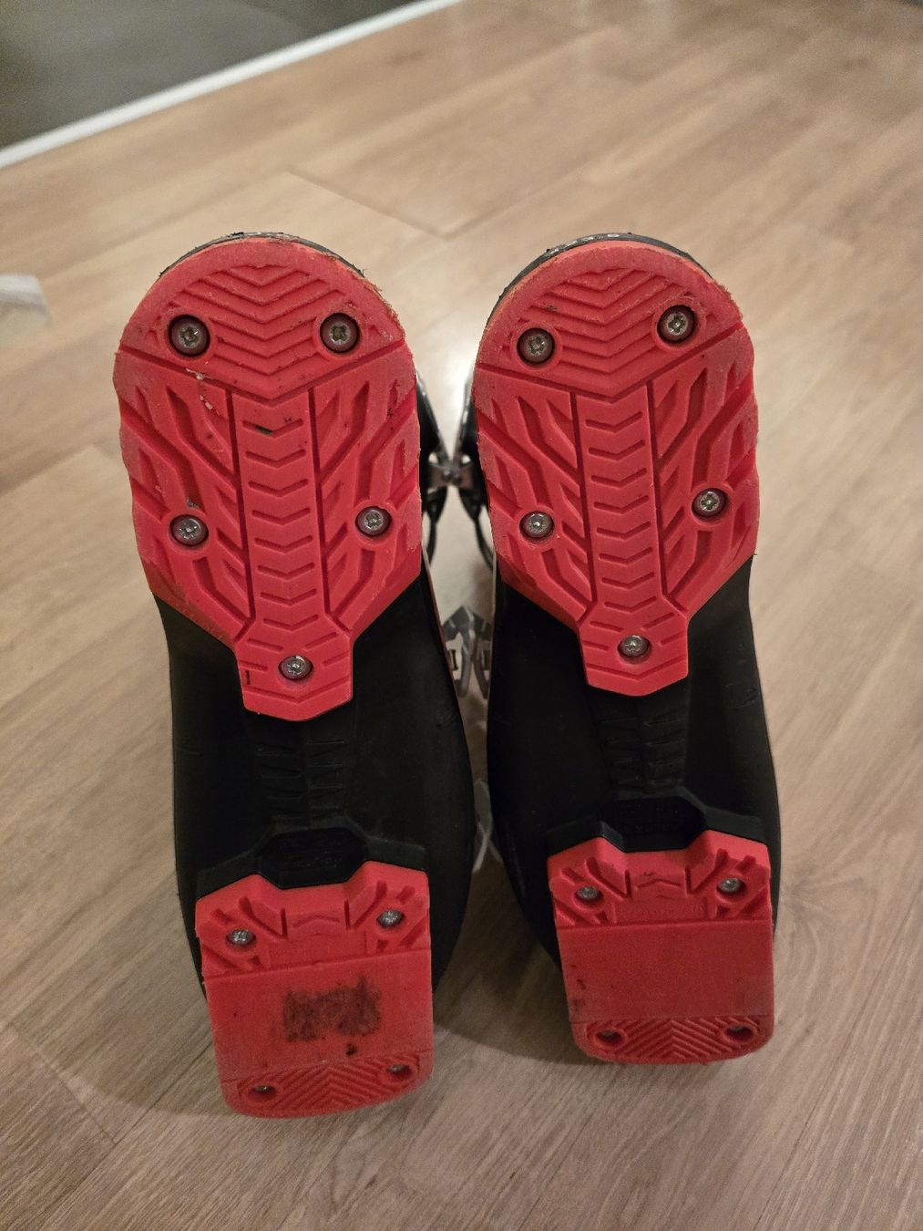 Nordica Scarpe da uomo: chaussure de ski enfant 23.5 – Usato da La Chaux-de-Fonds venduto da Elissa 3