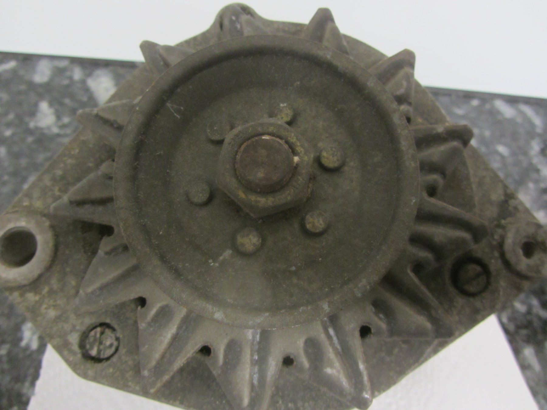 Volvo Tutti pezzi di ricambio auto: Alternator Bosch, Volvo 145, Jg. 1973 – Usato da Egliswil venduto da chroetli22 3