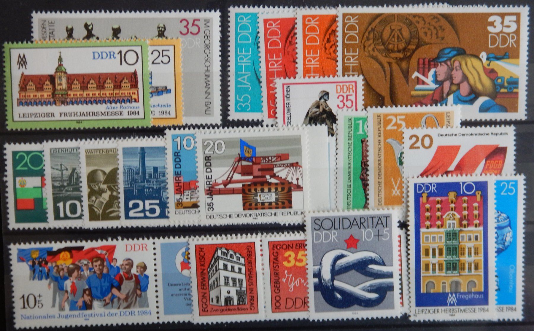 Tutti i francobolli: DDR Lot mit postfrischen ** Werten III – Usato da Zürich venduto da Muehlekauf