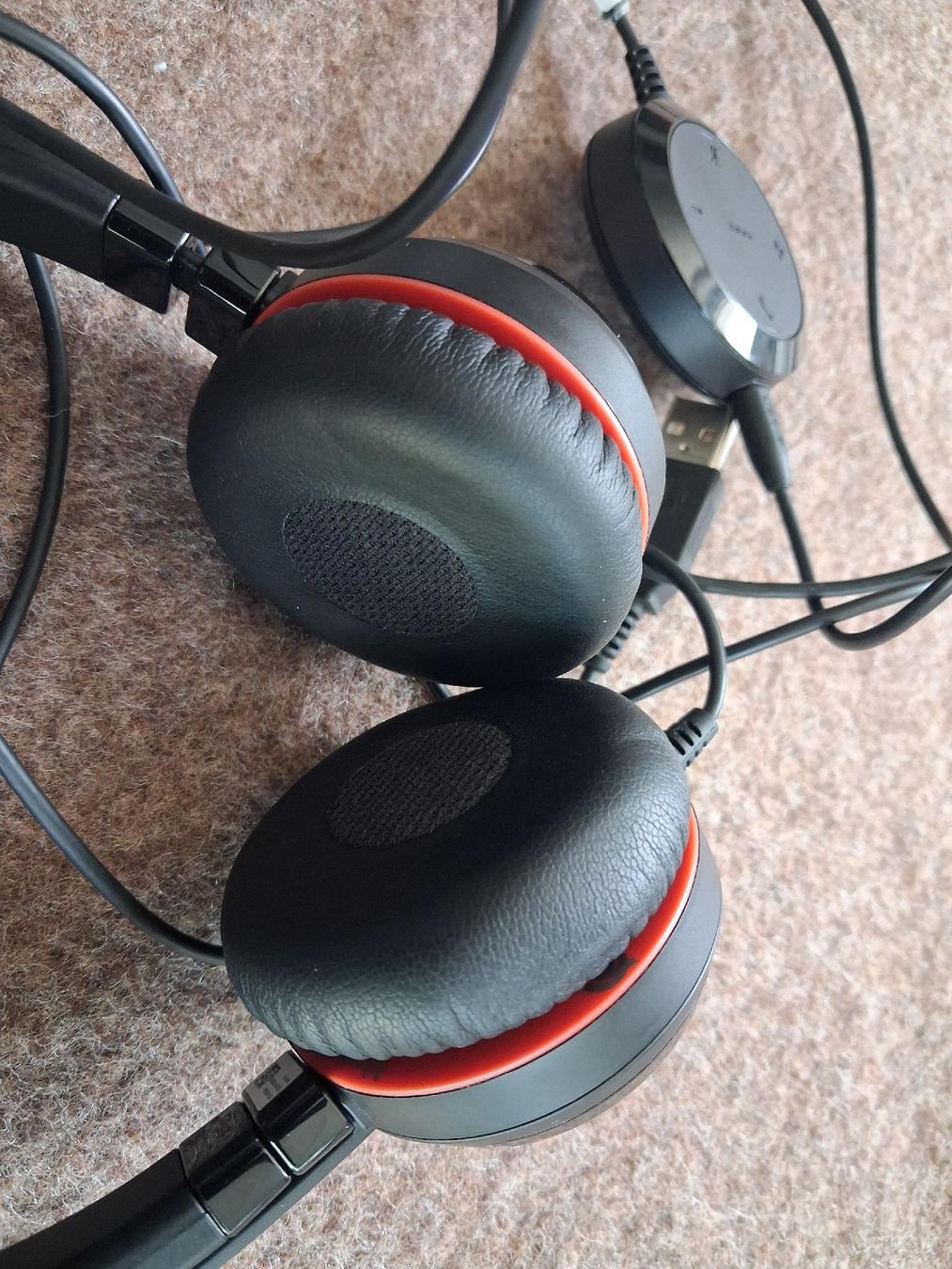 Jabra Cuffie: Jabra EVOLVE Stereo Headset guter Zustand – Usato da Münsingen venduto da mustang1975 2
