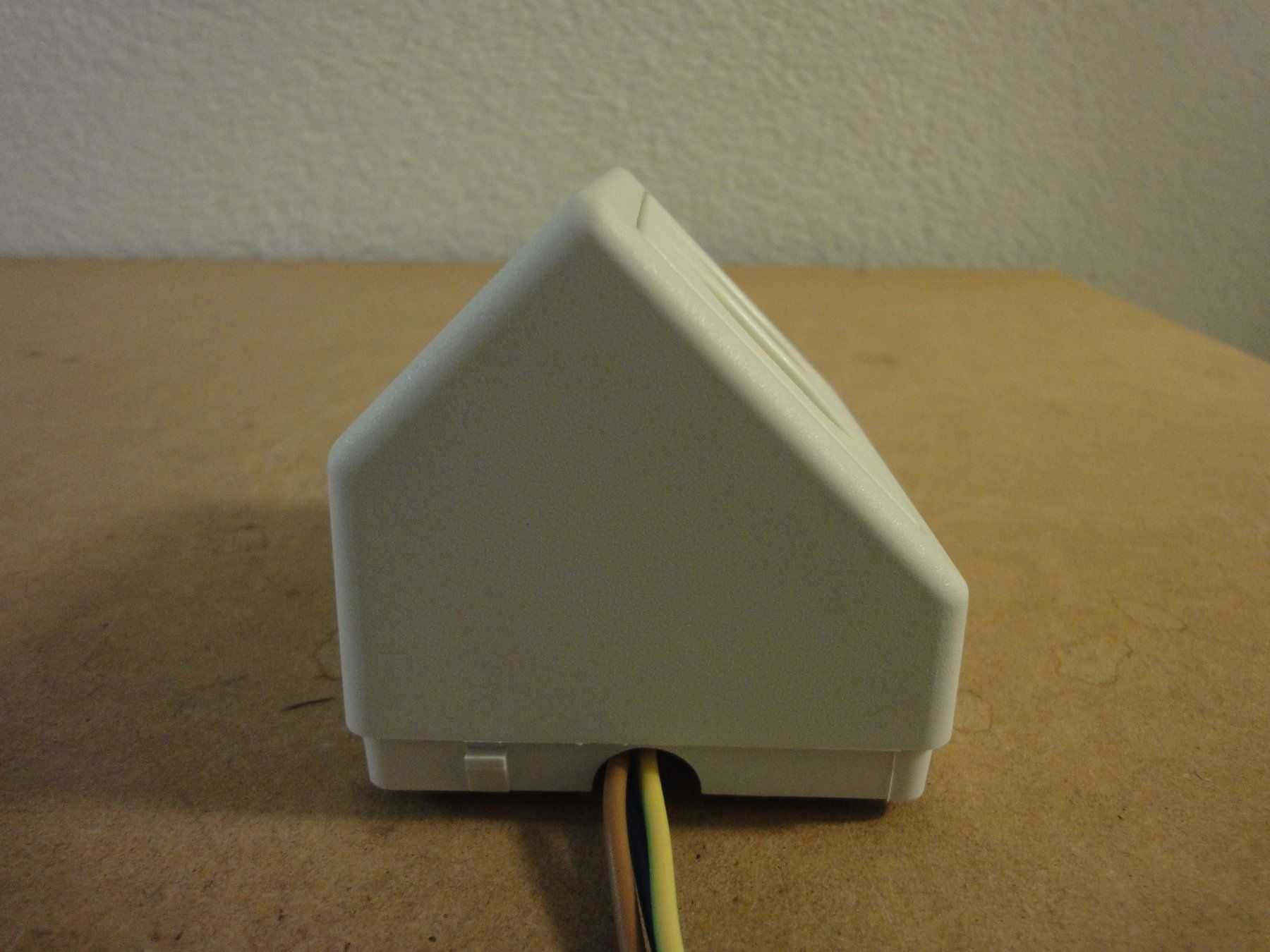 Schneider Spine: Steckdose zu Spiegelschrank Schneider – Usato da Basel venduto da Rc89 2