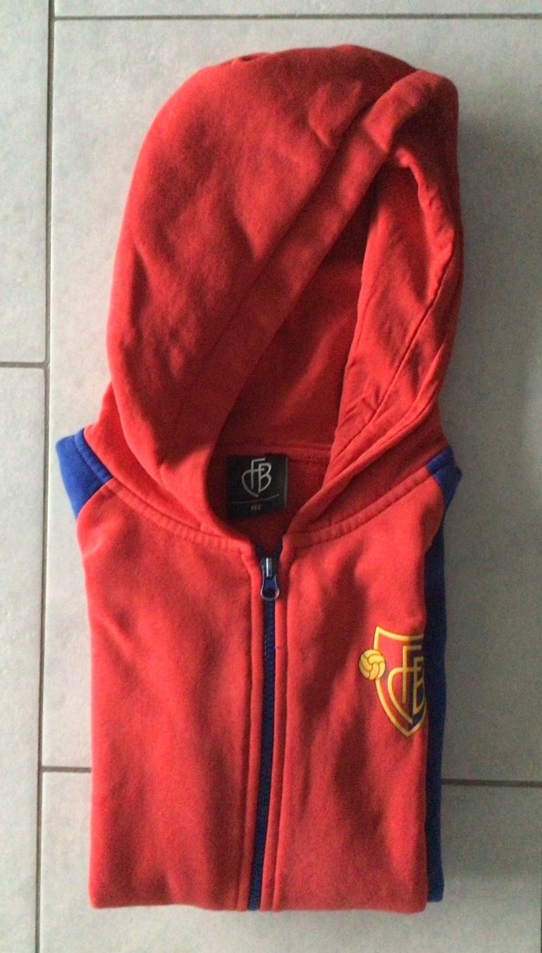 FC Basel Giacche: Kapuzenjacke FCB Gr. 152 – Usato da Wagen venduto da papai1