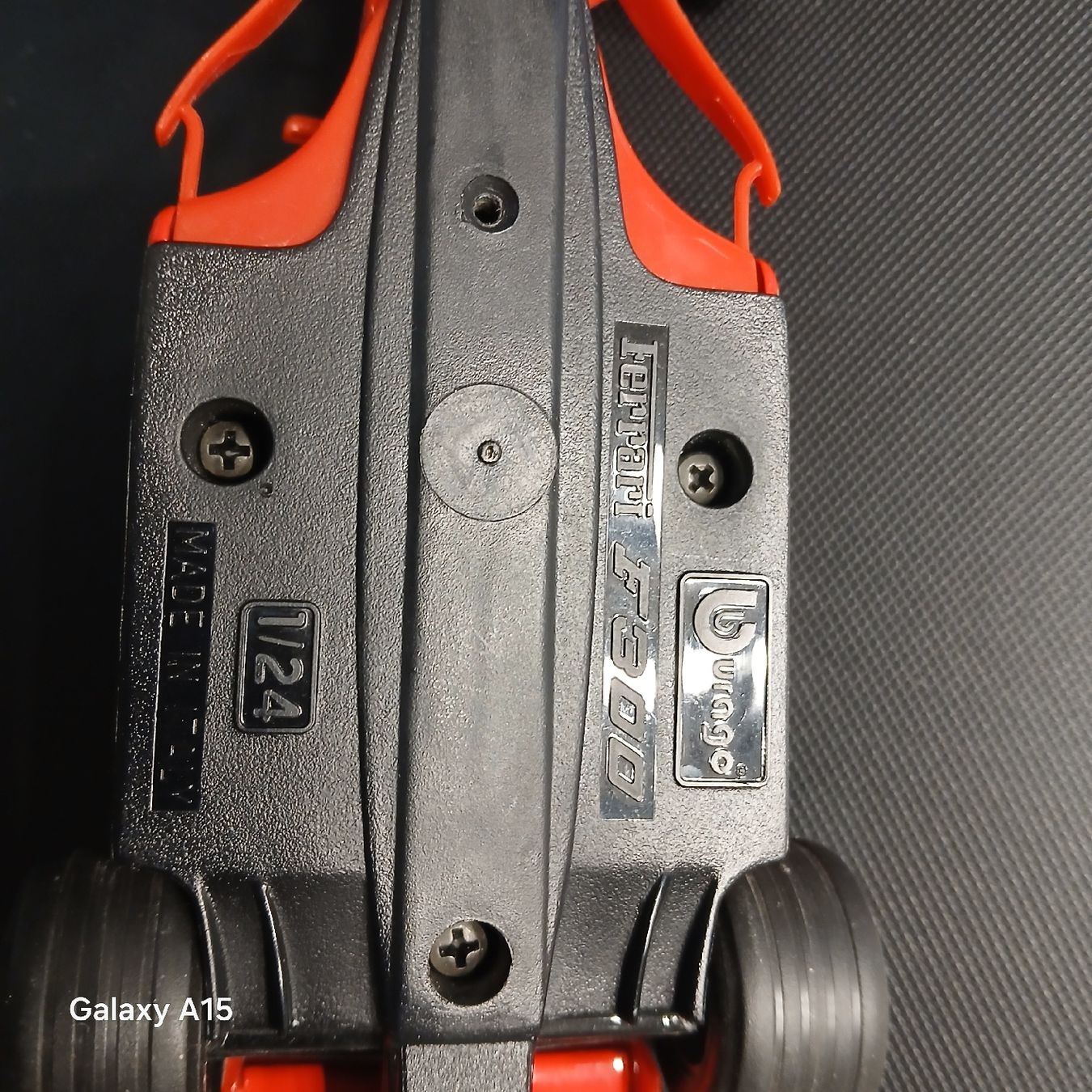 Bburago Modellini d'auto: Ferrari  F300 Modellauto 1/24 – Usato da Zug venduto da Ow66 4