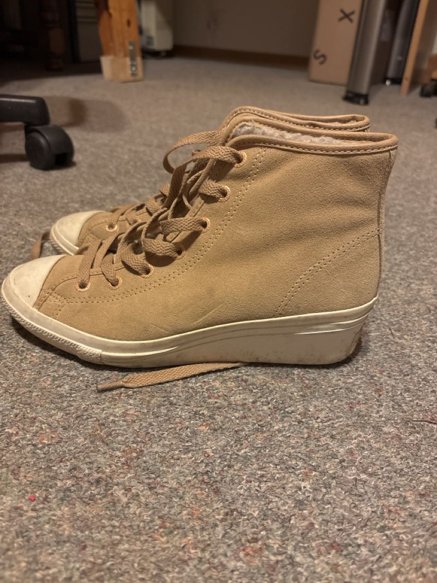 Converse Scarpe da donna: Converse compensées en daim beige, rembourrage, taille 38 – Usato da La Chaux-de-Fonds venduto da lea_77ly