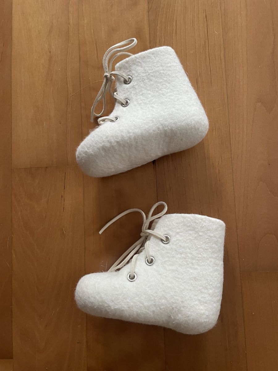Schuhe für Jungen: NEU Handgemachte Baby-Wolleschuhe – Neu und originalverpackt aus Adliswil von Udarius 1