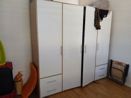 Kleiderschrank