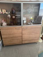 Vitrine- Couchtisch - Bettsofa