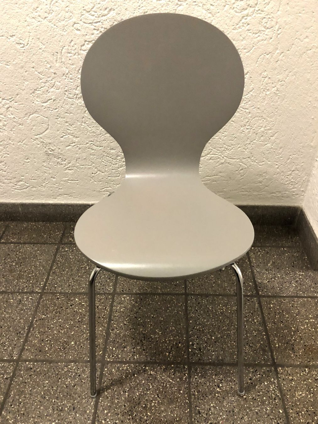 Sedie: Stühle stapelbar Farbe grau 4 Stück – Nuovo (secondo la descrizione) da Glattbrugg venduto da Ariel012 1