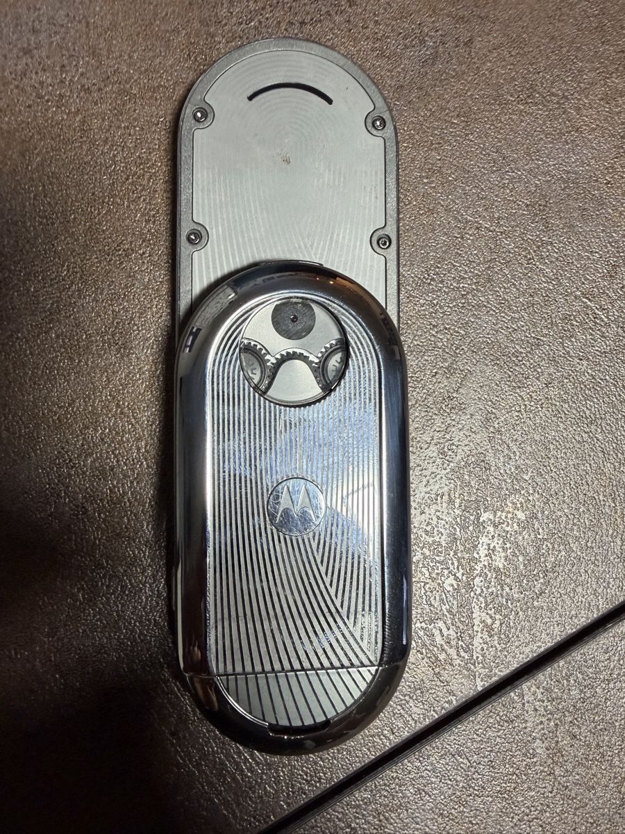 Motorola Telefoni cellulari / Smartphones: Motorola Aura R1 – Nuovo (secondo la descrizione) da Schänis venduto da Manuel.2123 1