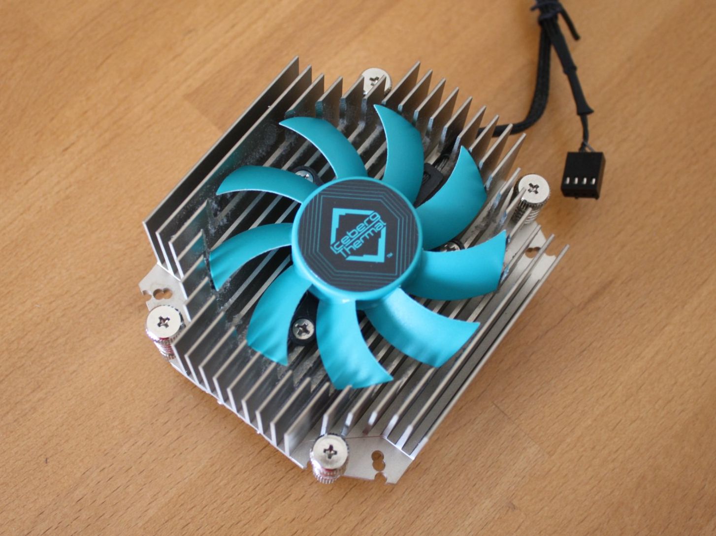 Amd Composants électroniques: Prozessor AMD Ryzen 5 1600 mit CPU Kühler – D'occasion à Beringen par Ostrul 4