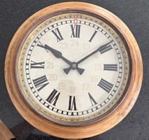 Rarität Antik Wanduhr Bahnhofsuhr ab Fr. 1.-