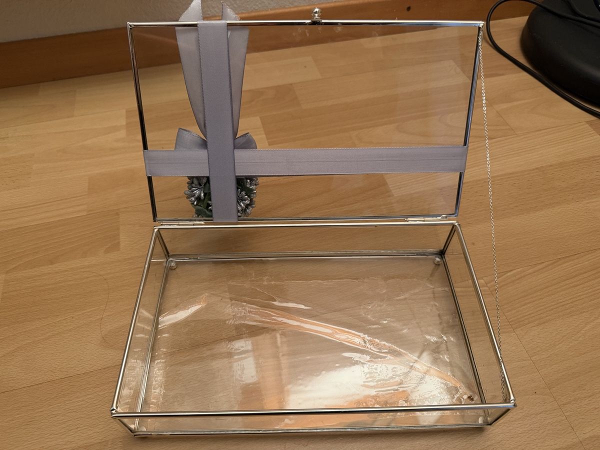 Tutte le decorazioni: Dekorative Glasbox mit Schleife – Usato da Zug venduto da AyseU 1