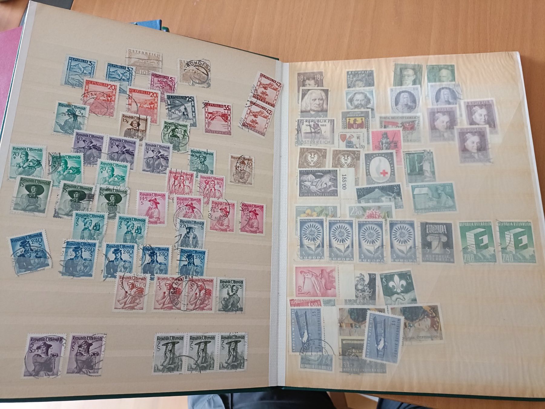 Albums: Briefmarken Sammlung – D'occasion à Luzern par tristan696 1