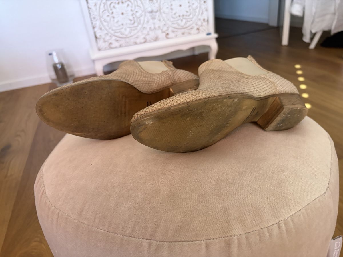 Damenschuhe: Stiefeletten Damen beige Schlangenprint – Gebraucht aus Arch von Binggeli 1