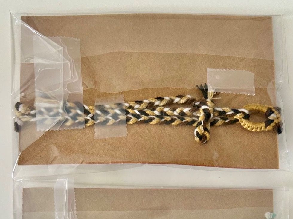 Bracciali & Braccialetti: Handmade Friendship Bracelet – Nuovo e nell'imballaggio originale da Carouge GE venduto da Emilynette 1