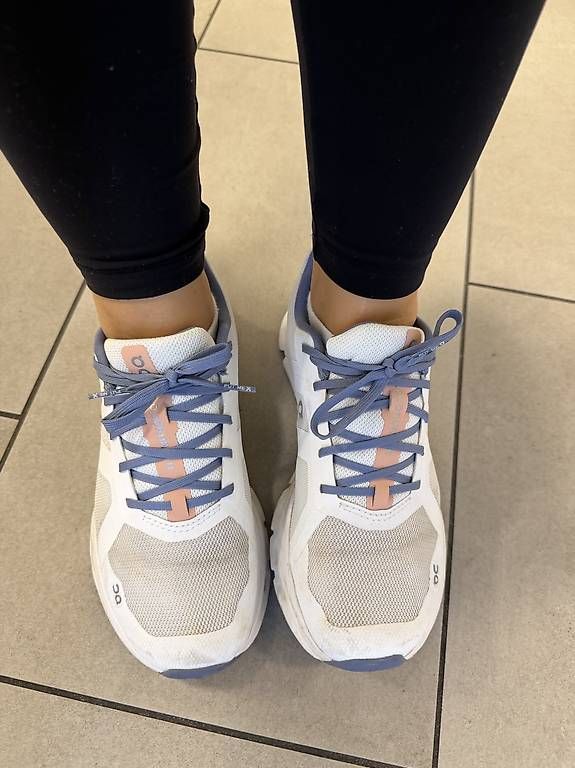 Scarpe da donna: ON Schuhe - Damen - Gr. 38 – Usato da Uitikon Waldegg venduto da mini000000 1