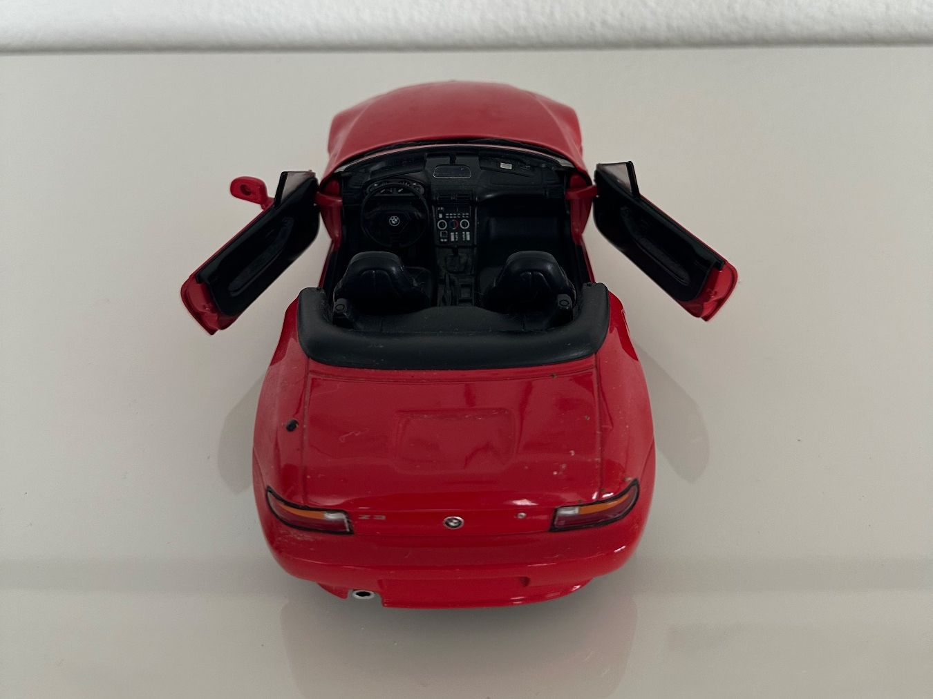 UT Models Modellini d'auto: BMW Z3 Roadster 1:18 UT Models rot – Usato da Muri AG venduto da gae_kz9y 5