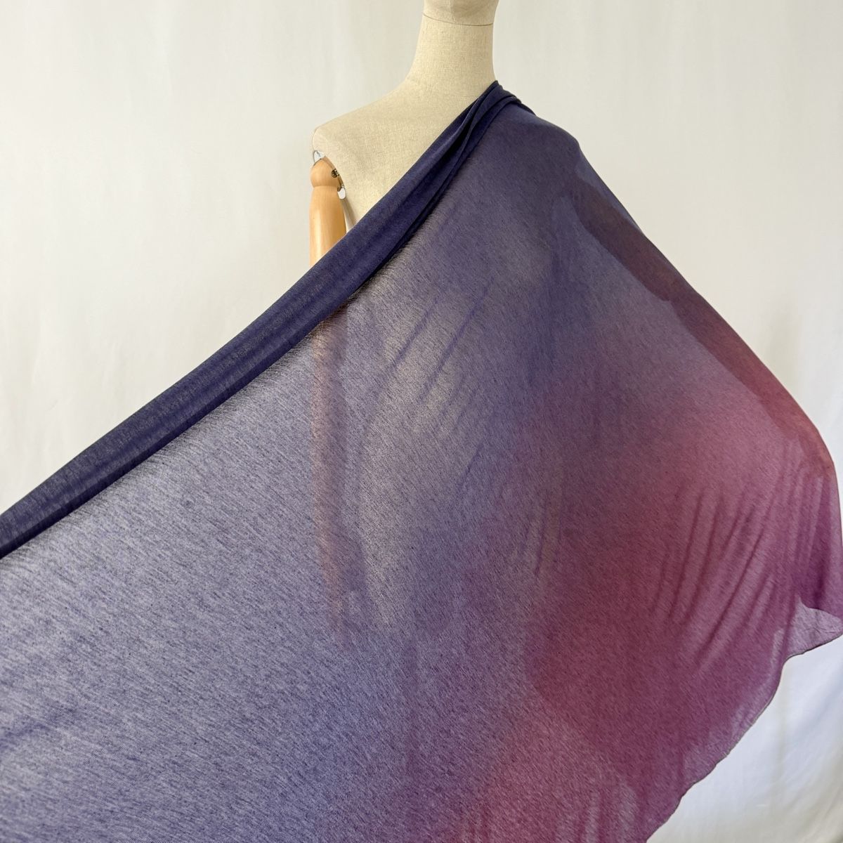 Faliero Sarti Foulard & Sciarpe: FALIERO SARTI Micromodal scarf – Nuovo (secondo la descrizione) da Emmen venduto da Colette-Juliette 2