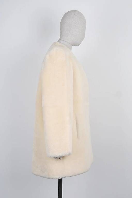 Chloé Cappotti: CHLOÉ Fur Short Coat Light Ochre, Size M – Usato da Muri b. Bern venduto da michellew23 1