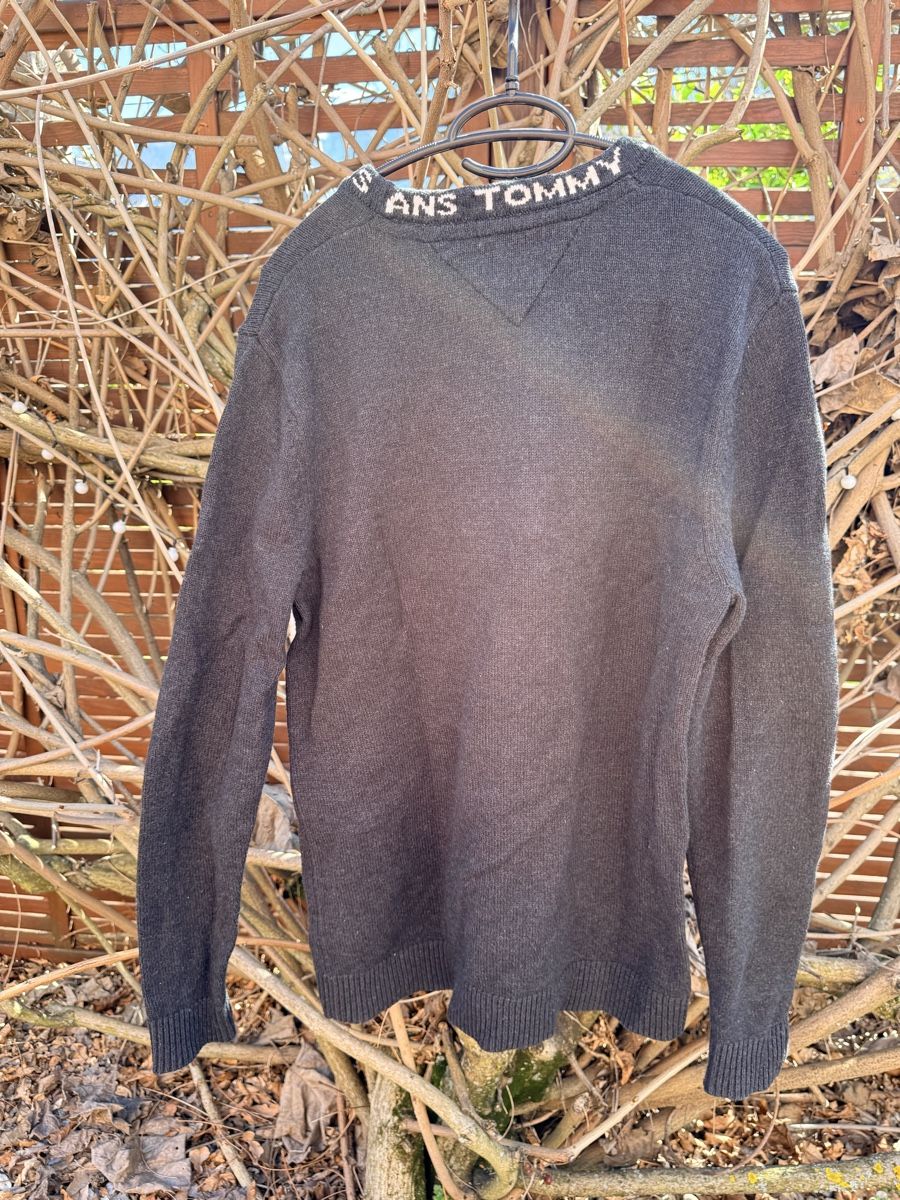 Tommy Hilfiger Maglioni & Felpe: Pull Tommy Jeans, taille L, gris foncé – Usato da Vétroz venduto da est_xyr5 1